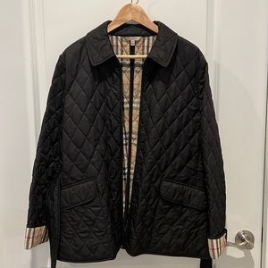 BURBERRY LONDON quilted black zip jacket with belt